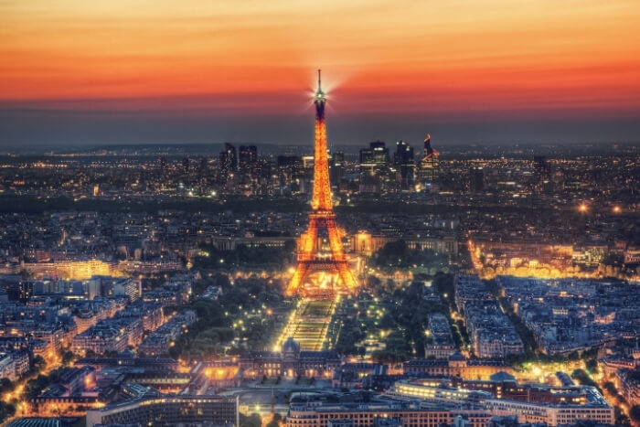 Tháp Eiffel ở Paris